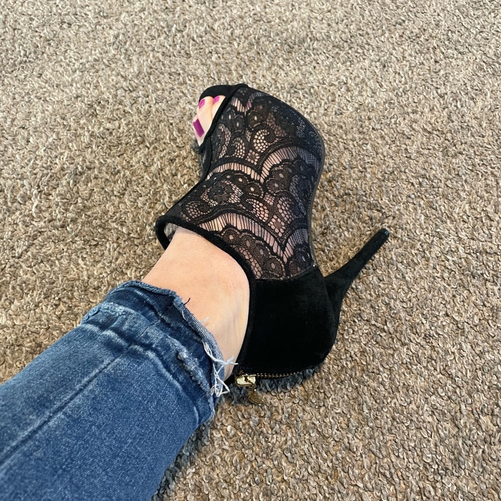 Women’s lace cage heels - Picture 9 of 10